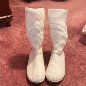 White knitted boots size 11.